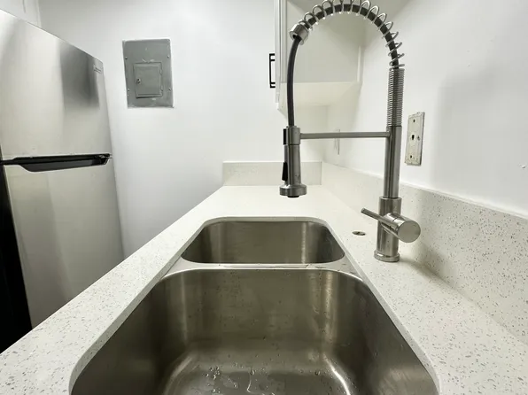 322 N Hagar St, San Fernando, CA