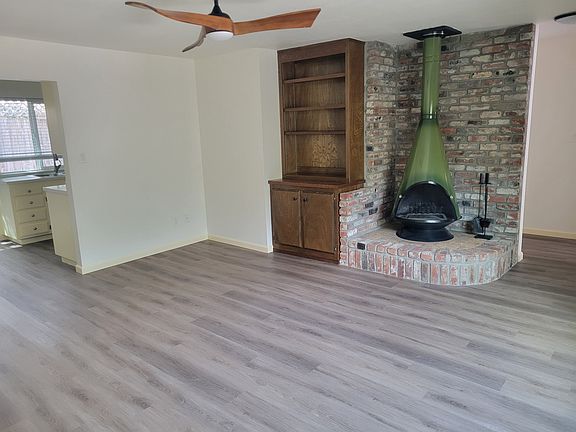 3rd image of 2214 Mesquite Dr