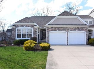 3435 River Rock Dr, Cuyahoga Falls, OH 44223