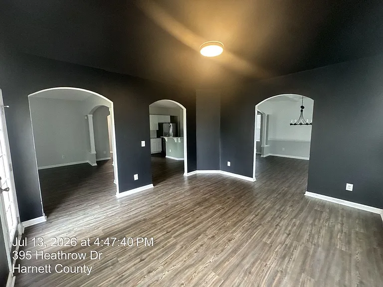 395 Heathrow Dr — Photo 21