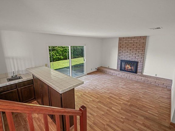 4th image of 14915 Herchell Dr