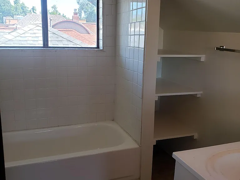 371 N Corona St — Photo 9
