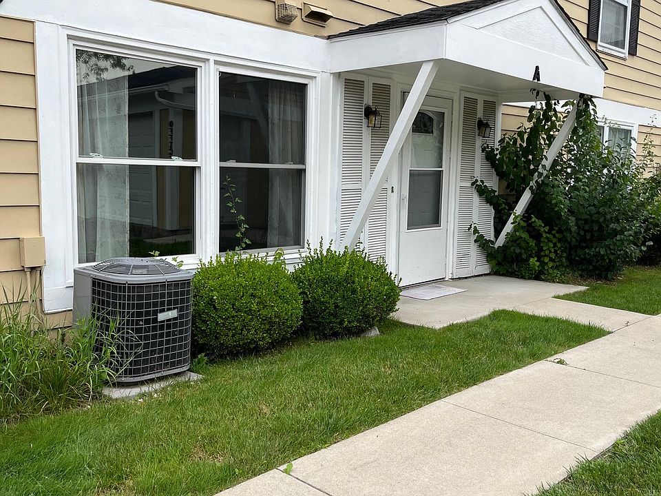 Front Door, shortest walk of all condos from car to house