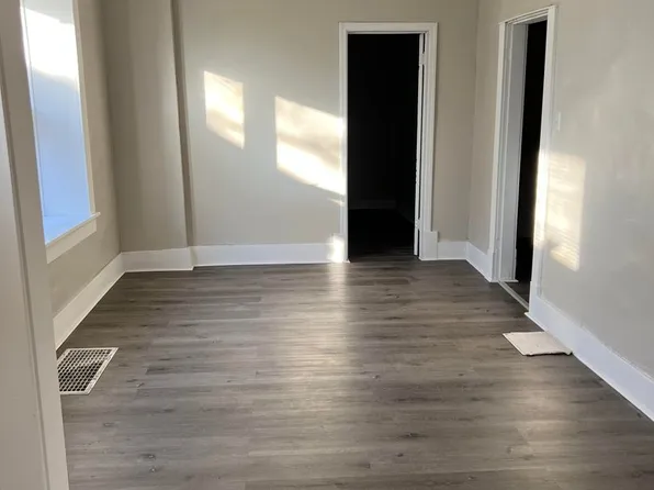 1527 SW Mulvane St, Topeka, KS 66604