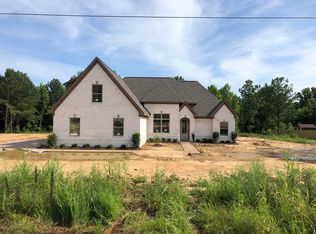 4482 Rose Marie Cv, Nesbit, MS 38651