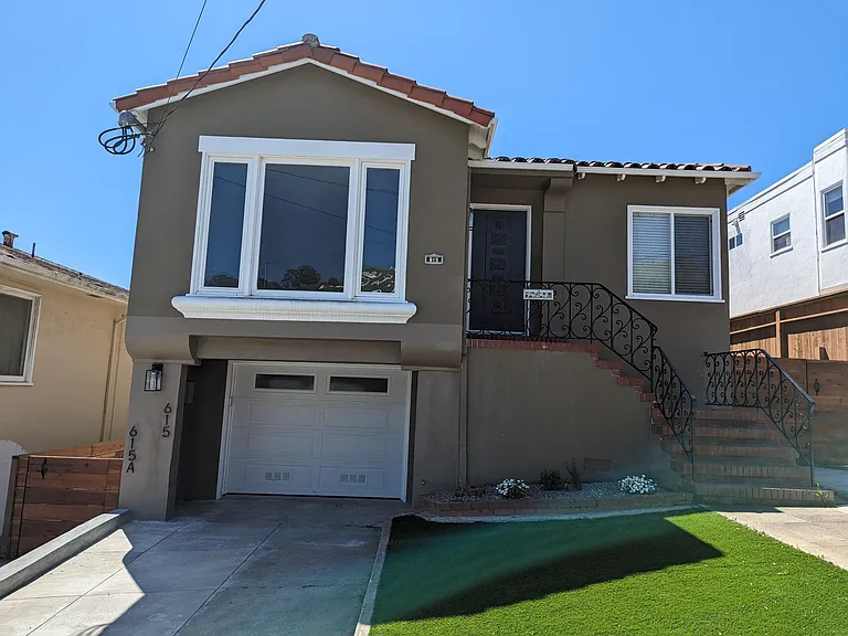 616 Tamarack Ln — Photo 2