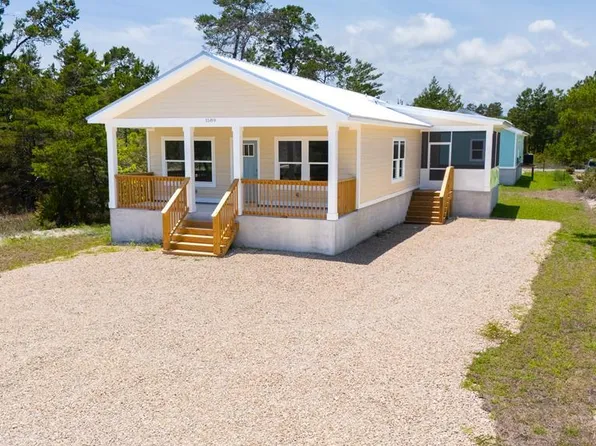 1588 Sandpiper Dr, Carrabelle, FL 32322
