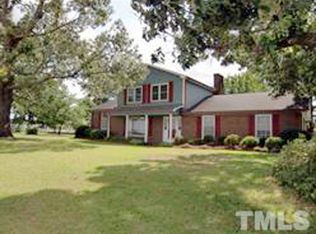 17 Wordsworth Dr, Dunn, NC 28334
