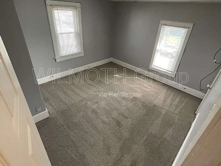 93 S 5th Ave — Photo 9