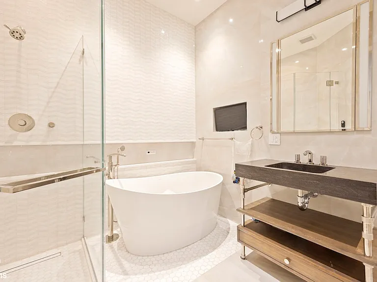 9 E 82nd St #2/3 — Photo 5
