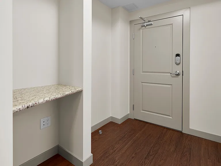 10823 Jasper Ave NW — Photo 18