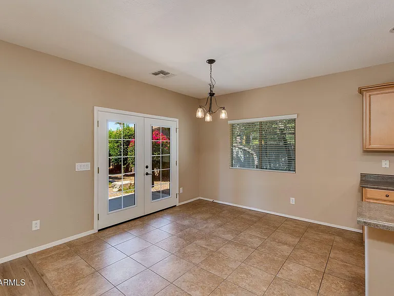 613 W Stanley Ave — Photo 11