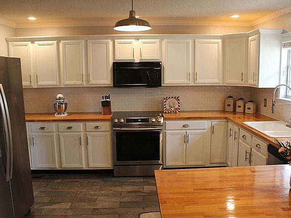 5th image of 1716 Verona Dr