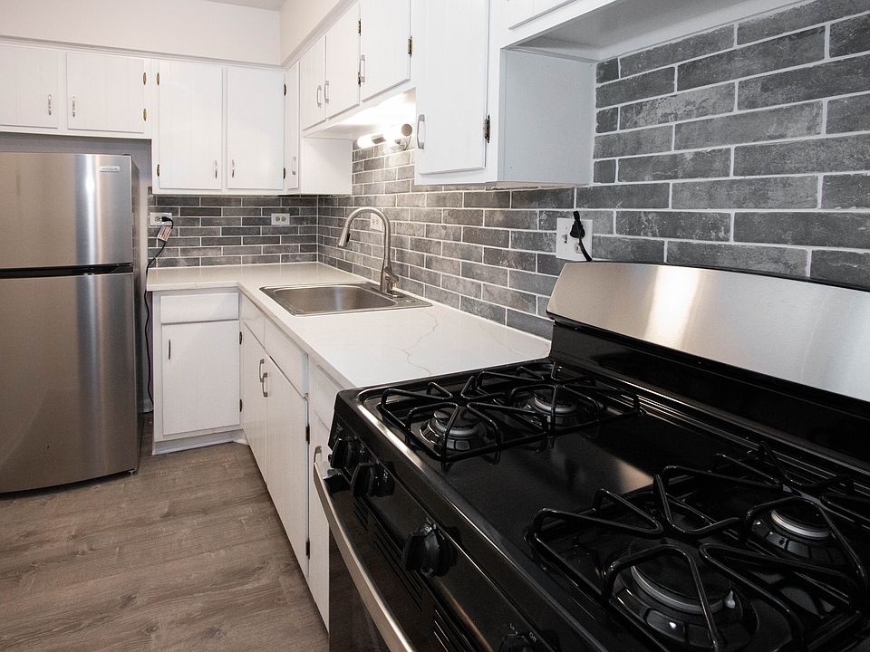 1st image of 510 W Fullerton Pkwy APT 206