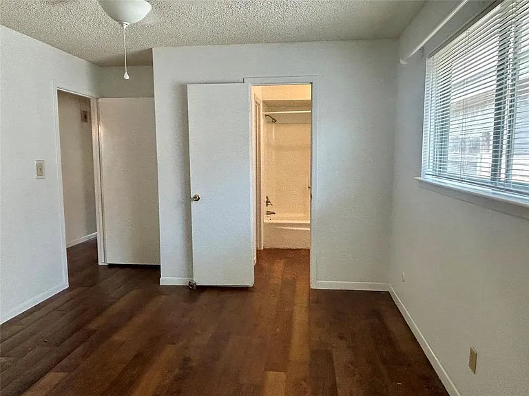 11103 Bellerive Dr — Photo 16