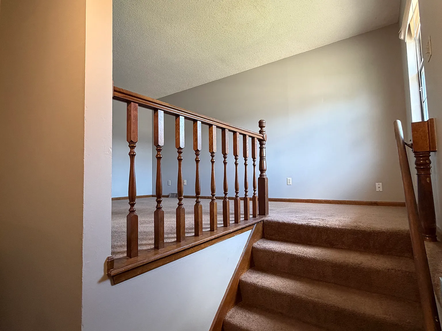 3 bed, 1200 sqft, $1,600 — Photo 2