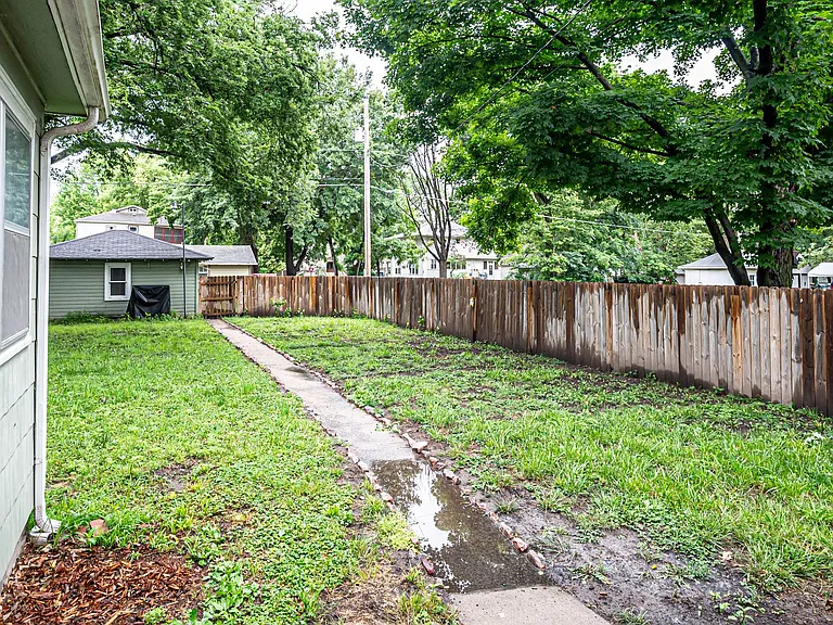 731 Osage St — Photo 34