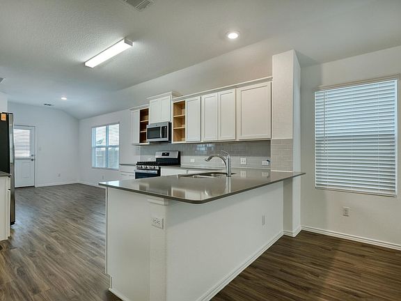 4th image of 241 Majestic Cedar Dr