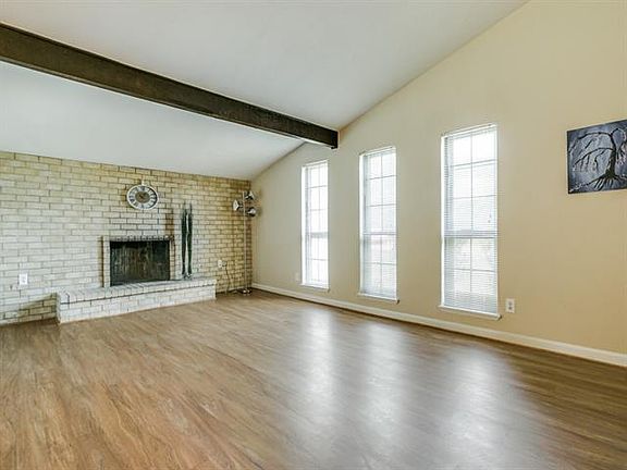 4th image of 1251 Royal Oak Dr