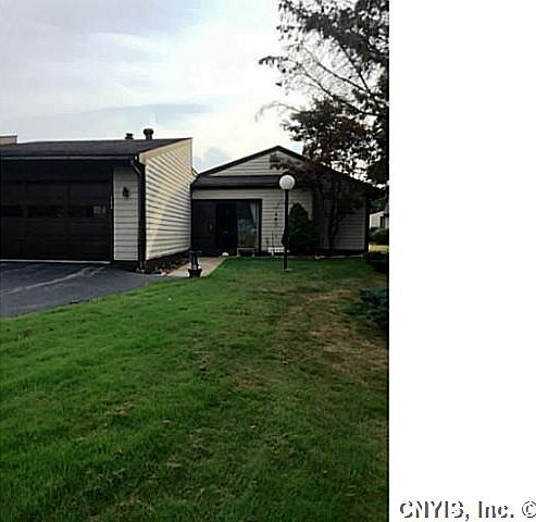 1st image of 753 Fairway Cir