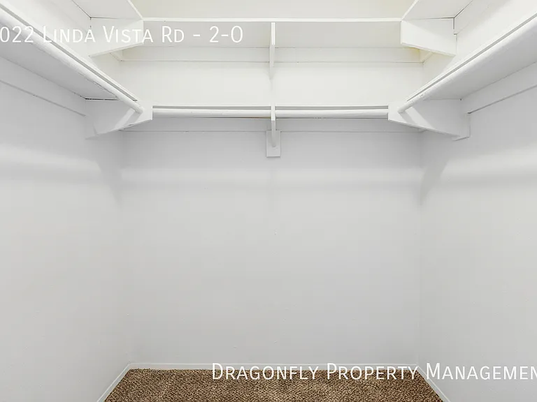 8022 Linda Vista Rd #2O — Photo 25
