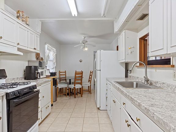 5th image of 12341 Cedar Bend Dr
