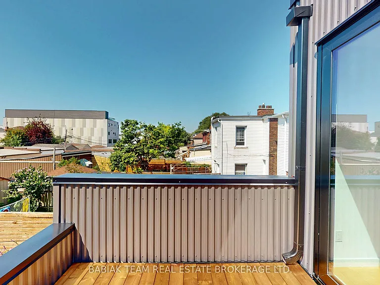 149 Maria St #UPPER — Photo 29