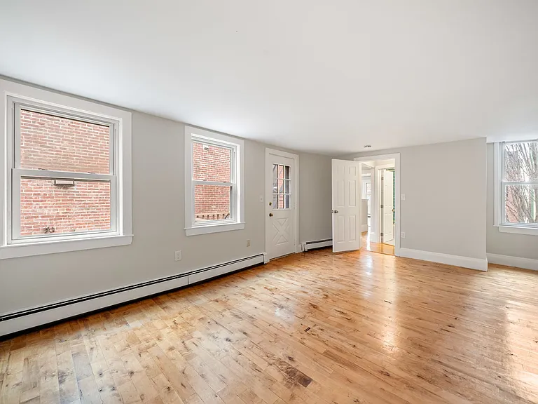 251 Bunker Hill St #2 — Photo 16
