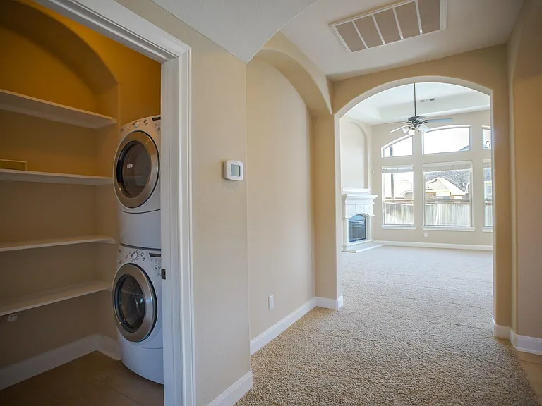 2 Hadlock Pl — Photo 13