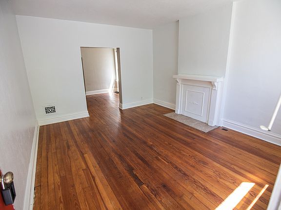 4th image of 3001 Sidney St Floor 1