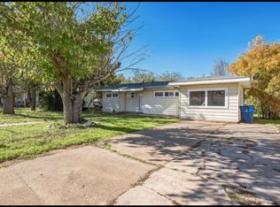 136 Ohio Ave, Graham, TX 76450