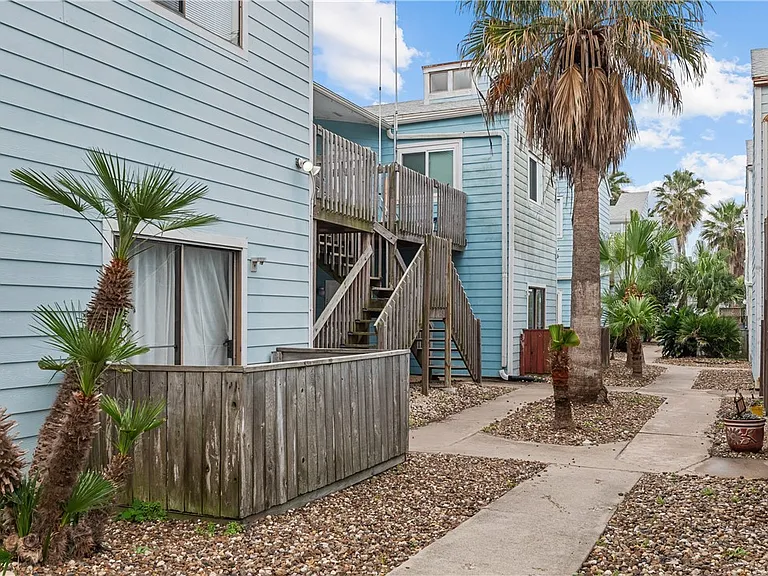15010 Leeward Dr #104 — Photo 38