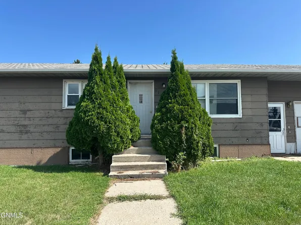 513 3rd St E, Napoleon, ND 58561