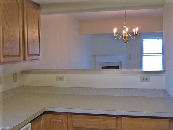 4th image of 16486 Cottonwood Pl