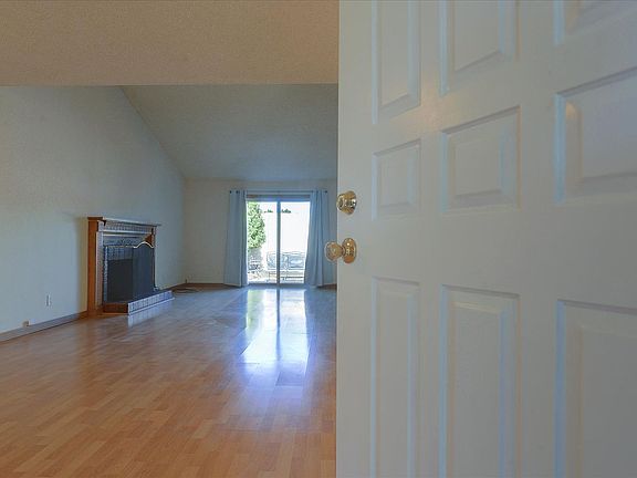 3rd image of 130 Mission Dr