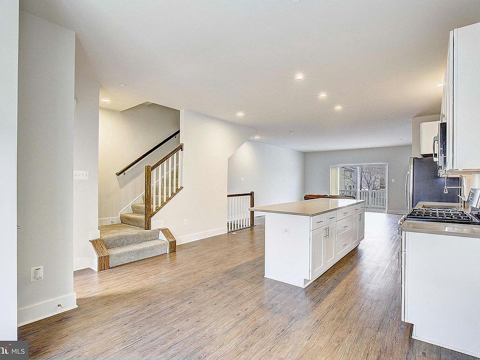 1st image of 7728 Lexington Ct