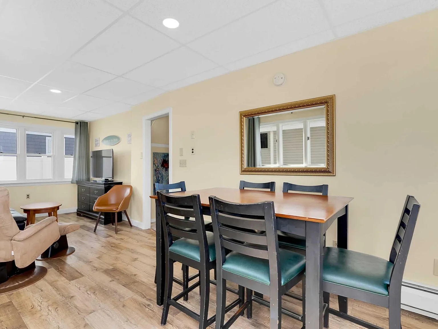 2 bed, $1,400 — Photo 4
