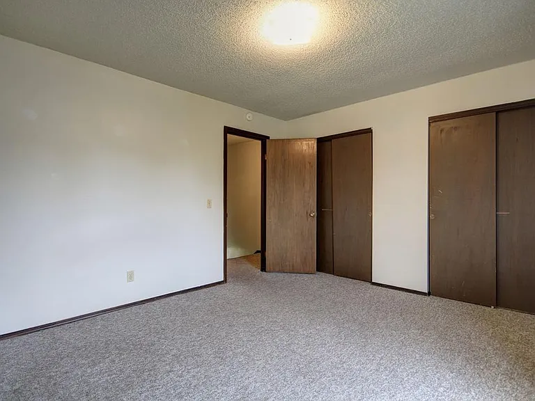 1907 Nancy Ct — Photo 15