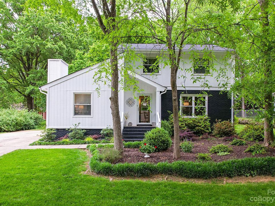 1st image of 2034 Knickerbocker Dr