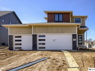 12106 S 111th Ave, Papillion, NE 68046