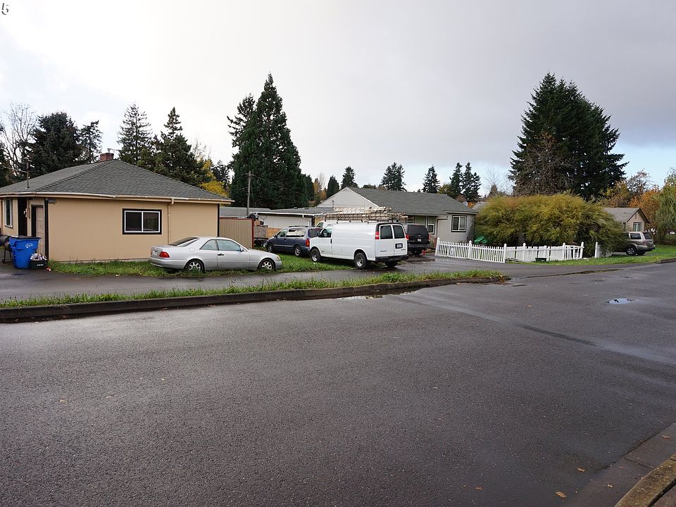 1st image of 2600 NE 49th St