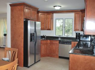 39 Willow Rd, Rocky Point, NY 11778