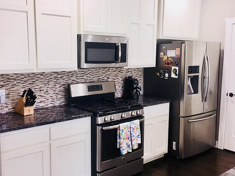 2220 W Huisache Ave — Photo 5