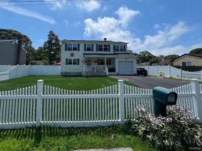 42 Adobe Drive, Shirley, NY, 11967