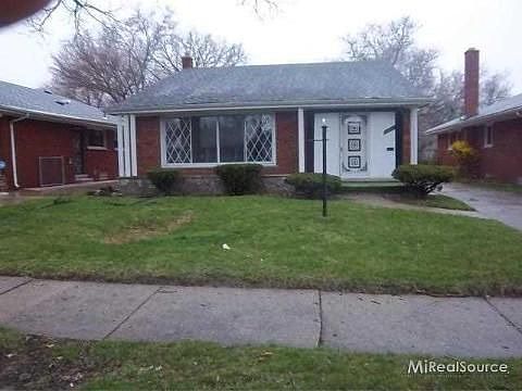 2nd image of 20551 Kentfield St