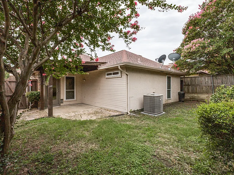 2519 Beverly Hills Ln — Photo 12