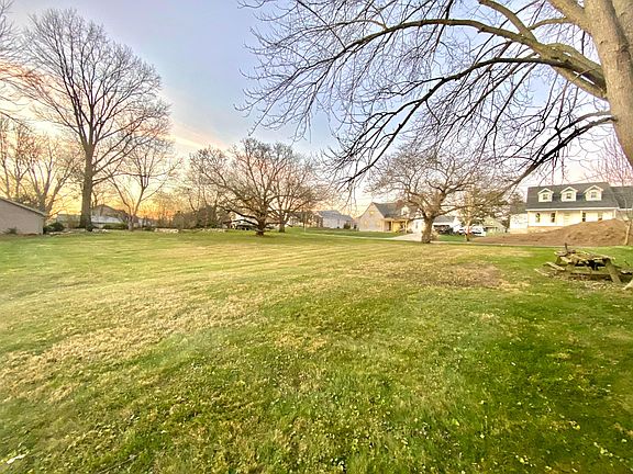 4th image of 306 Lakeshore Dr W
