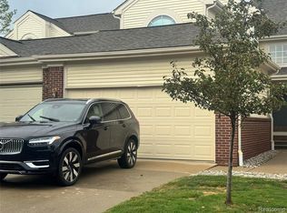 2516 Boulder Ln, Auburn Hills, MI 48326