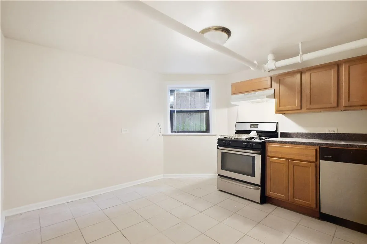 2 bed, 750 sqft, $1,595 — Photo 3