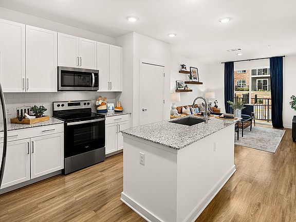 2nd image of 2950 Richmond Row Dr #3211